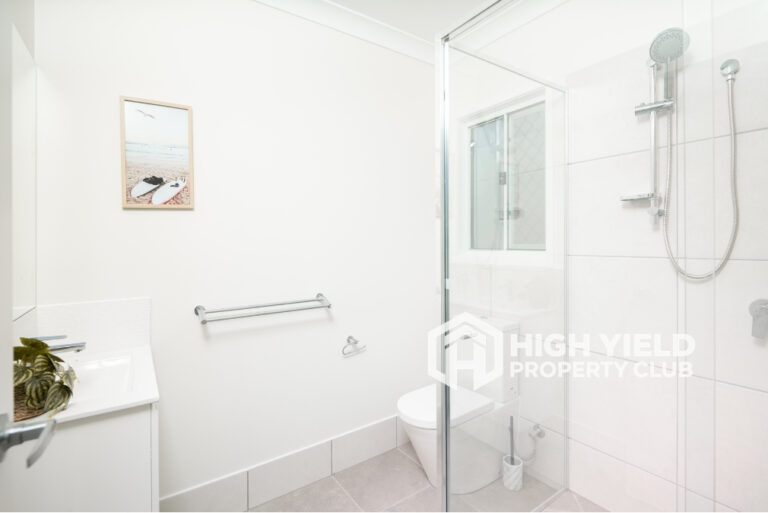 private ensuite in a modern rooming house in Brisbane