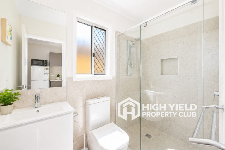 private ensuite in a modern rooming house in Moreton Bay