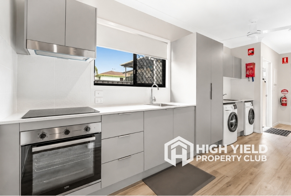 a spacious modern common kitchen made by trusted rooming house builders