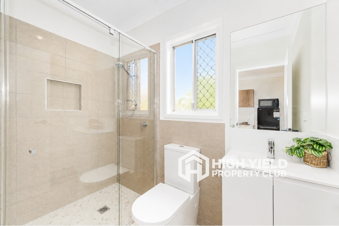 private ensuite in a modern rooming house in Brisbane